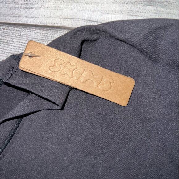 SKIMS NWT Fits Everybody Super Cropped T-Shirt Onyx Black Size 3X - Picture 8 of 9